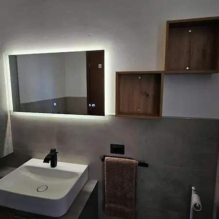 Confortevole A Apartman *